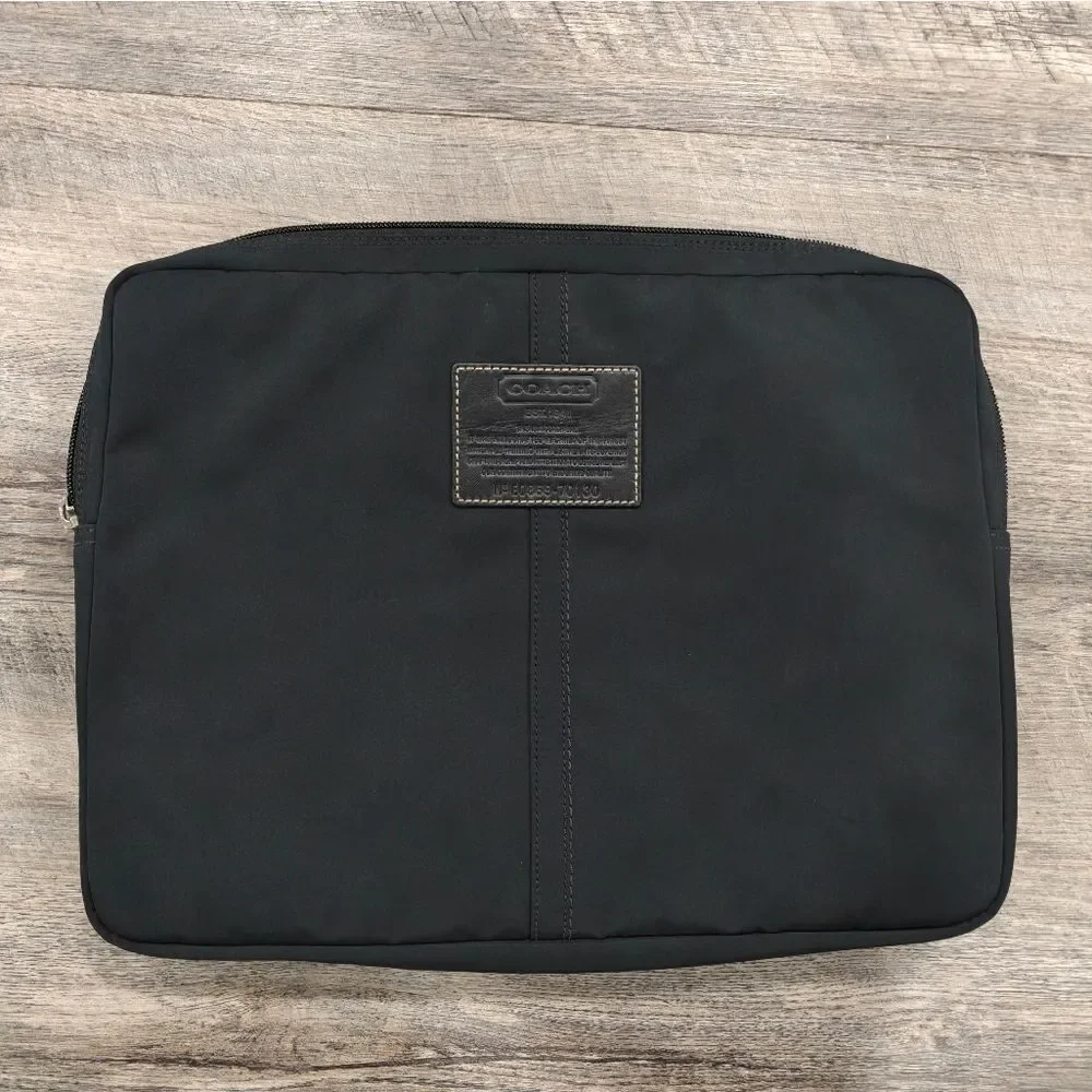 🐢 Coach Slim Nylon Laptop Bag/Zippered Folio